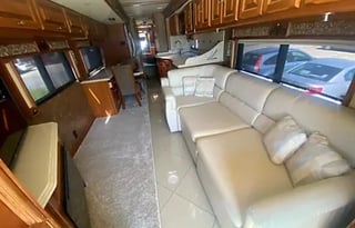 2012 Tiffin Phaeton HAL724