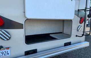 Festival Friendly RV Rental Sleeps 6