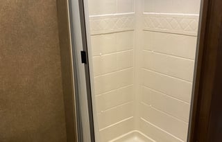 2020 Thor Freedom Elite 30FE Sleeps 8 Clean!