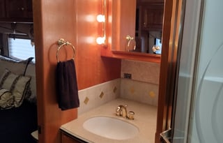 Stella - 2005 Country Coach Allure 470