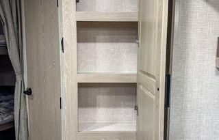 Spacious & Family Friendly Micro Lite 25 ft