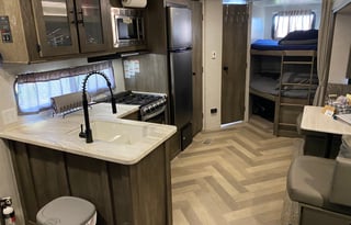 Sharona - 2021 FR Salem 26DBUD (Delivery Only)