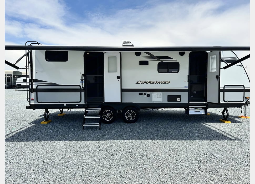 Travel Trailer rentals in Fresno