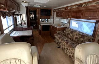 2002 Monaco Knight 36 PBD