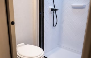 Brand NEW 2026 Luxury Camper Near Disney World!