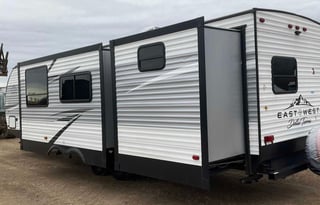 2021 EAST TO WEST Della Terra 312BH 38FT