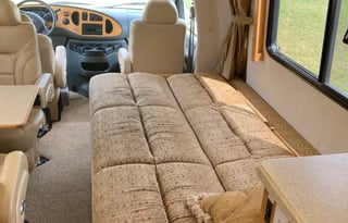 2007 Born Free Easy Drive Dog Friendly 1st Class