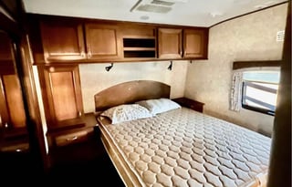 2017 Mesa Ridge MR310BHS Premium Bunkhouse