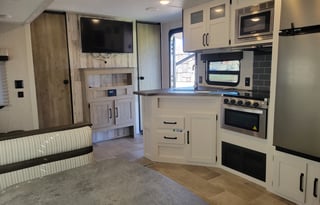 2021 Puma 31' Bunkhouse