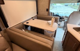 2021 Thor Motor Coach Miramar 37.1