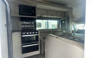 C8-*NEW*Thor LUXURY KING Bed, 8 Sleeper, StarLink