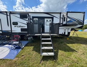 Keystone RV Fuzion 424
