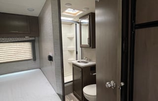 2021 Thor Motor Coach - Freedom Elite