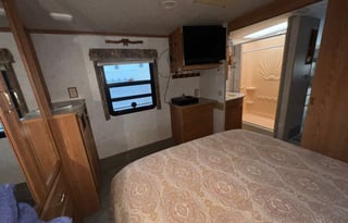 2003 Winnebago Brave 27B