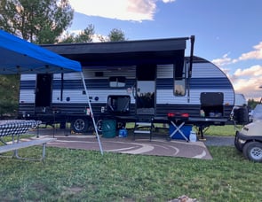 Forest River RV Cherokee Grey Wolf 23DBH