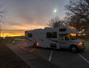 Thor Motor Coach Four Winds 28A