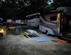 Tiffin Motorhomes Wayfarer 25 RW