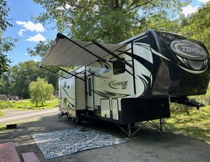 Heartland Torque TQ 325