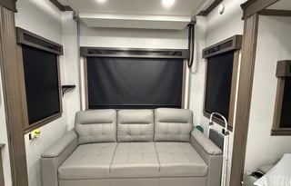 Ricky Riverstone Luxury 2 bed1.5 bath Washer&Dryer