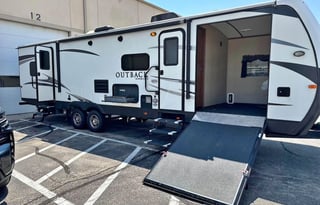 2017 Keystone RV Outback 324CG