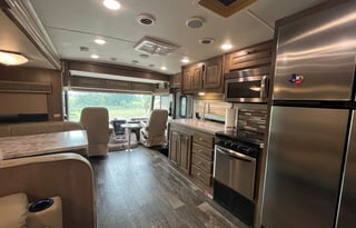 The Lone Star Lodge – Tailgate-Ready, Pet-Friendly