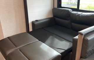 2024 Jayco  33ft Bunk house  (Delta Diamond)