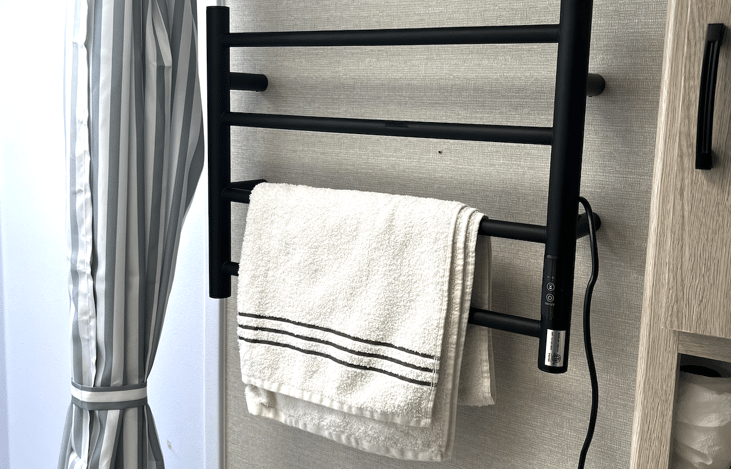 Heated towel rack (sure-power required). Heated shower.