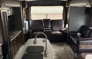 Family Camper Sleeps 6 Pets Welcomed! Rental