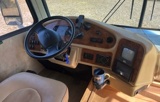 Earth Trekker 35’ Motorcoach for 8