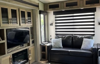 Luxury RV | Sleeps 10 | Bunkhouse & King Suite