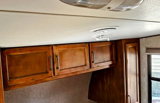 2015 Spacious Carbon Toy Hauler sleeps 8