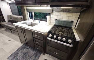 2022 Grand Design Momentum G-Class 30G