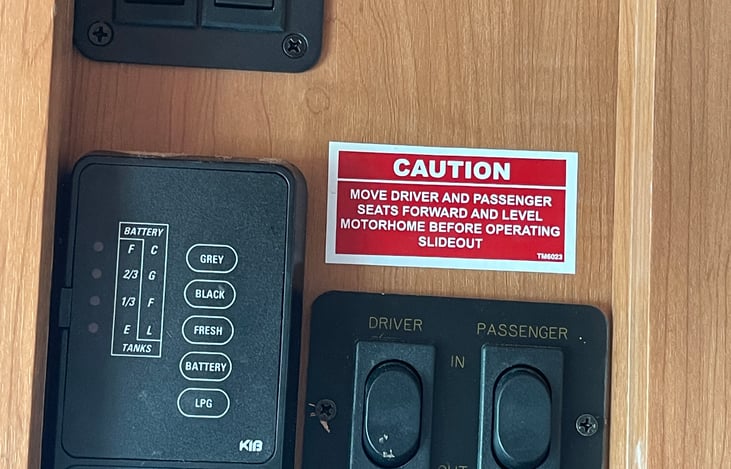 Electronic monitoring of your tanks keeps you informed of how much time you have before a refill (or emptying). Optional electric slide out controls