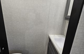 Delivery Only - Super clean and bright 5th wheel