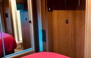 Lucy - Luxury RV for Your Stay in Camp Sherman