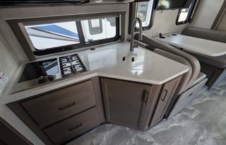 New 2023 Thor Motorhome less than 8K Miles driven