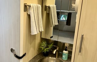 2021 Airstream Flying Cloud 23' RB Bunk