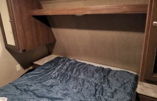 2017 Dutchmen RV Coleman Lantern Series 300TQ