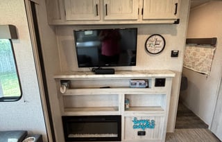 Ready-to-Camp Travel Trailer- Sleeps 8-9