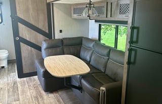 4 Season RV Perfect  4 Couples or Small Groups