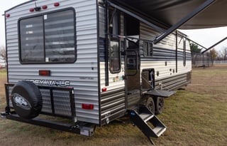 2021 Cherokee Grey Wolf 23MK