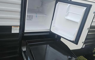 Brand New Clipper, Spacious and Clean
