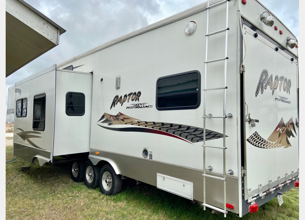 Toy Hauler rentals in Leander