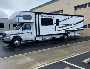 Forest River RV Sunseeker Classic 3270S Ford