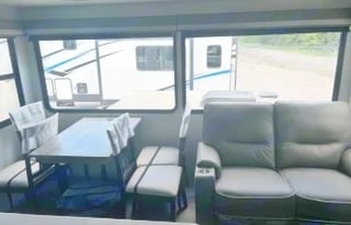 Forest River 4002FB *2 Masters+2 Baths+Loft*