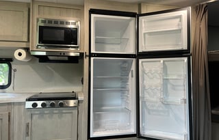 Fam Friendly 2023 Coachman Catalina 261BHS