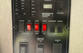 2024 EAST TO WEST Entrada 3100FB