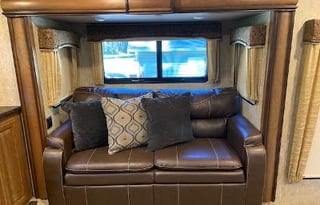Kay-9 2016 Keystone RV Montana 3710 FL
