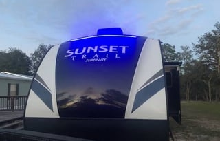 2018 Crossroads RV Sunset Trail Super Lite SS331BH