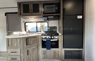 2 bedrooms,Sleeps 10, Heartland Pioneer QB300,